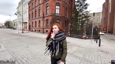 Pengambilan awam: gadis cantik mendapat fucked untuk iPhone dan mendapat air mani dalam pukinya. CleoModel